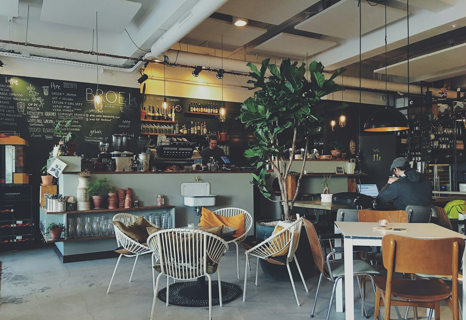 An espresso pour at Cinder & Oat