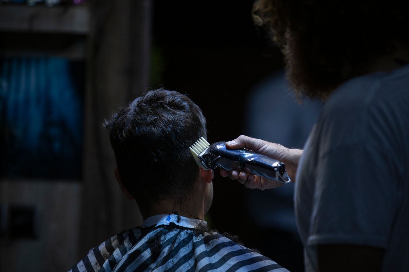 Clippers taken up the back of a freshly cut head